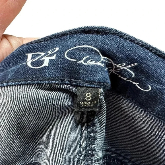 DG2 by Diane Gilman cropped dark blue jeans size 8 slimming stretch - Picture 5 of 6